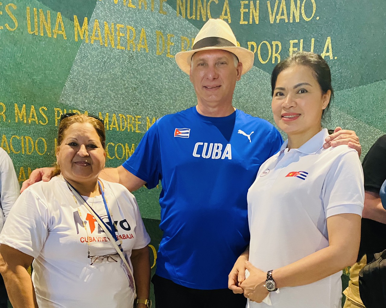 Đoàn đại biểu Hội LHPN Việt Nam tham dự Lễ diễu hành nhân ngày Quốc tế Lao động 1/5 tại Cuba